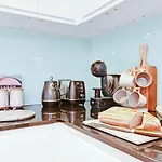 Elegant Windsor Apartment Close To Castle