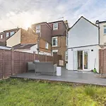 Victorian Cottage - Close 2 Legoland & The Castle!