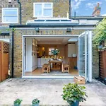 Stylish 3 Bed Cottage, Walk 2 All Sights & High St