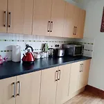 Comfy 3 Bed House Near Windsor Castle And Legoland