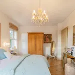 Luxury Home - Central Windsor, Gated Parking