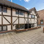 Characteristic 4 Bed Apartment In The Heart Of Windsor