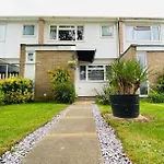 Windsor, Entire House, Free Parking, 64Mbps, Legoland&Thorpe Park