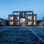 Windsor, Legoland, Ascot & Windsor Racecourse Sleeps 2