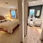 Windsor, Legoland, Ascot & Windsor Racecourse Sleeps 2