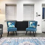 Karen\'S Place In Windsor