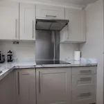 Pass The Keys Stylish 2 Bedroom Flat Apartment With Free Parking In Windsor