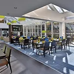 Holiday Inn Express Windsor By Ihg
