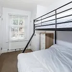 Lovely 2-Bed In Windsor Free Parking, 1 Mile From Legoland