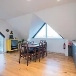 Pass The Keys Stunning 7 Sleeper Penthouse On Windsor Riverside