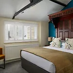 The Royal Adelaide Hotel