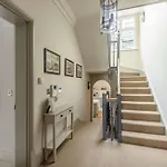 Stylish 2 Bed/2 Bath Flat In The Heart Of Windsor