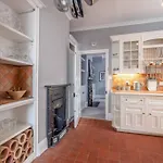 Stylish Home Central Windsor-Walk 2 All The Sights