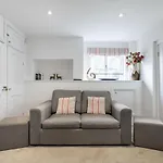 Castle Properties: The Duchess, 3 Bed Family Cottage