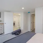 Central Windsor Modern Garden Flat, Walk 2 Sights