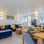 Central Windsor Modern Garden Flat, Walk 2 Sights