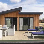 Waterfront Lodge Windsor Racecourse Marina
