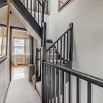 Stylish 2-Bed House With Office And Private Garden