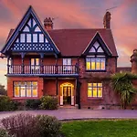 Stunning Home In Windsor By Casa By Grace, Idyllic Location, Perfect For Large Groups, Pet Friendly, Sleeps 7-9!