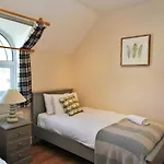 9 Lord Raglan House Windsor 2Br
