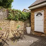 Loft Living By Lawsons With Parking
