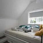 Pass The Keys Elegant 1 Bedroom Flat With Sofa Bed In Manor House