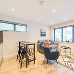 Chic Living By Lawsons
