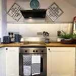 Alex\'S Place Near Windsor Castle
