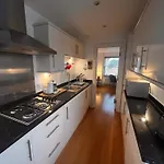 Central Windsor, Kingsize One Bedroom, Lounge, Terrace & Private Parking