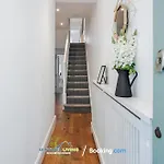 Cosy 3Br Windsor Home By Sentinel Living Short Lets & Serviced Accommodation Pet Friendly & Superfast Wifi