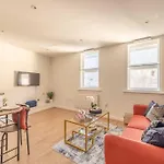 Chic 1Br Near Windsor Castle