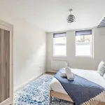 Central Windsor 1Br Gem