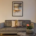 Stylish 2 Bed 2 Bath Apartment - Allocated Parking