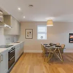 Stylish 2 Bed 2 Bath Apartment - Allocated Parking