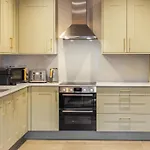 Castle Views - 2 Bed 2 Bath - Free Parking