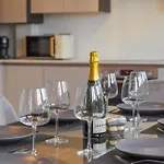 Spacious Luxury Penthouse, 2Br, Private Parking