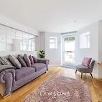 Modern Living By Lawsons With Parking