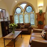 Lay Your Hat Serviced Apartments - Convent Court