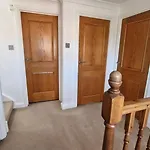 Comfort Sleep - Rooms With Shared Facilities