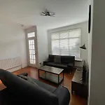 A Lovely Three Bedroom House In Windsor