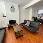 A Lovely Three Bedroom House In Windsor