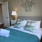 Lord Raglan House Apartments 2Br With Parking