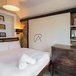 River\'S Edge Retreat:A Cosy 1-Bed Cabin In Windsor