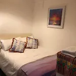 Boutique Top Floor Apartment Central Windsor