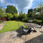 Private Apartment In Windsor