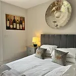 Studios 4&5 - Dedworth Road, Windsor