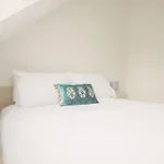 Entr - Modern Apartments In Windsor