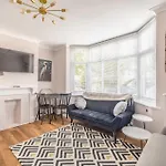 Super Cool Flats In Windsor With Parking And Ev