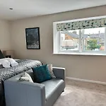 Russell Street- Studio Apartment
