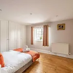 Riverside Gem, 2 Homes, Heated Pool, Hot Tub & Sauna